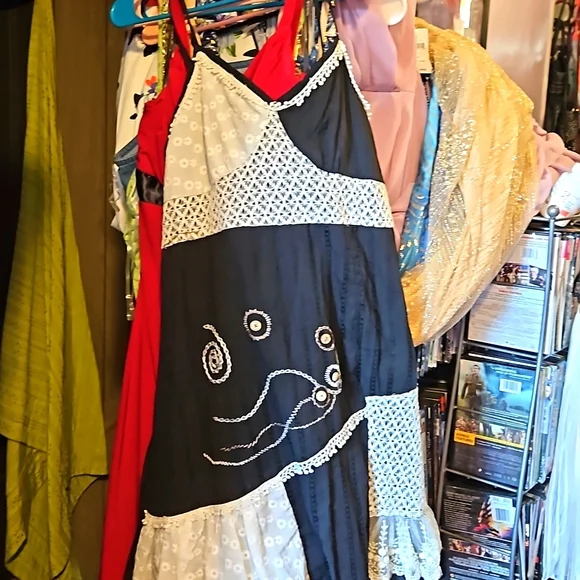 Dress - Picture 1 of 3